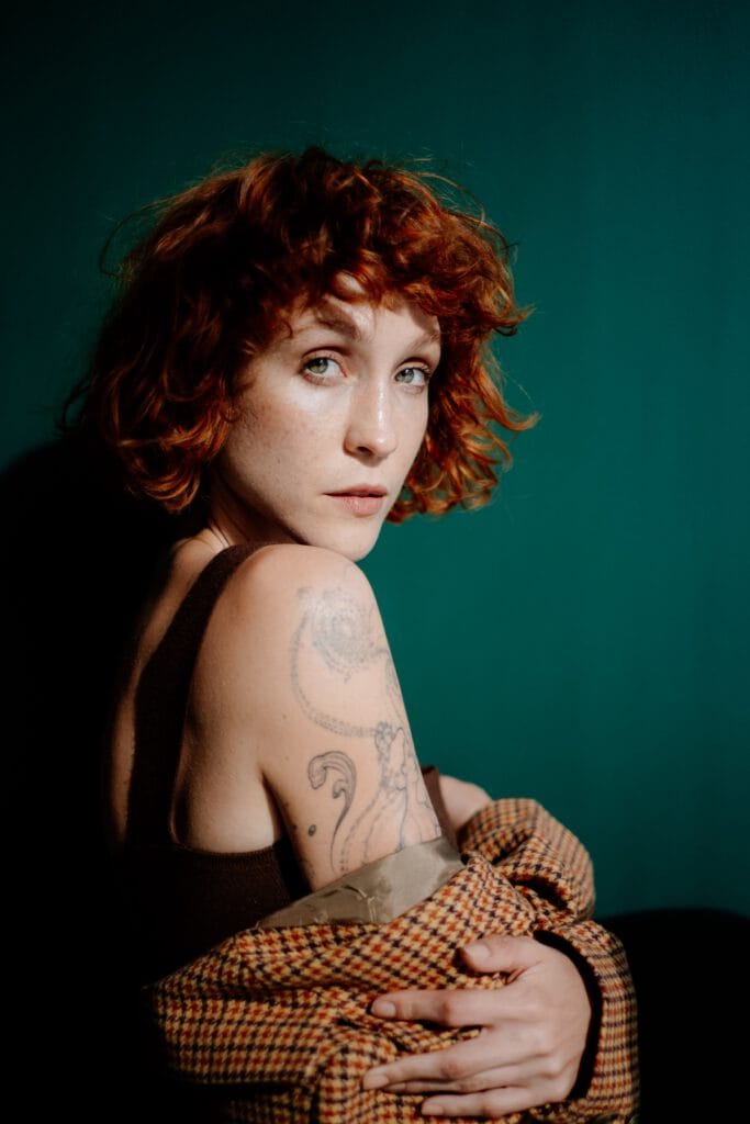 redhead-model A tattoed model with red hair