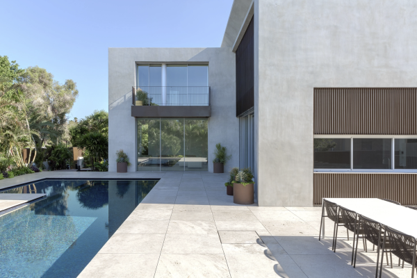 real estate photography exterior shot of residential building